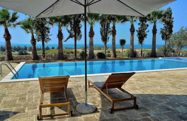Incredible Large Villa In Paphos Sleeps 14 Children Pool, Jacuzzi, Huge Garden - Foto 48