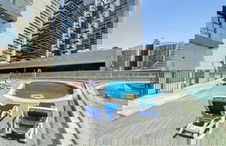 Foto 1 - Vibrant 2BR By Burj Khalifa Gym/pool by Belvilla