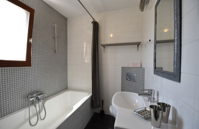 Villa With Heated Pool, Jacuzzi, Sports Field and Stunning Views - Foto 45