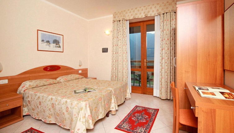 Photo 1 - Lake Garda, Beautiful Residence Features Many Facilities