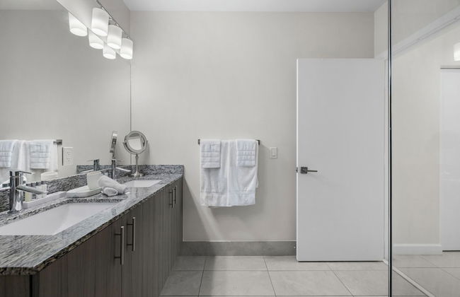 Spacious 2-Bedroom Condo at Doral Park - Foto 29