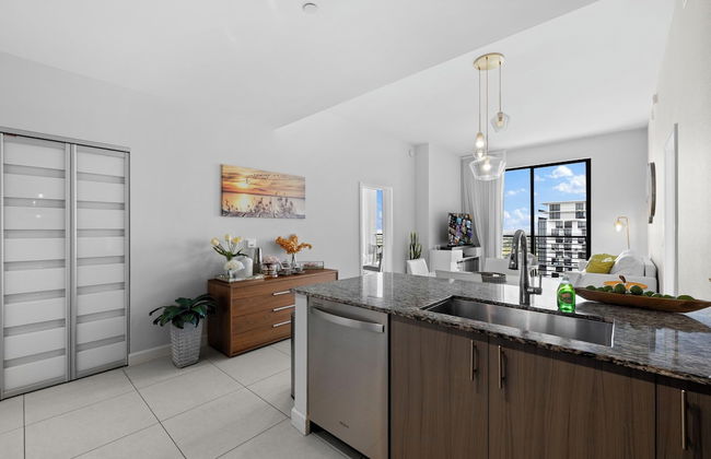 Spacious 2-Bedroom Condo at Doral Park - Foto 13