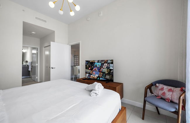 Spacious 2-Bedroom Condo at Doral Park - Foto 9