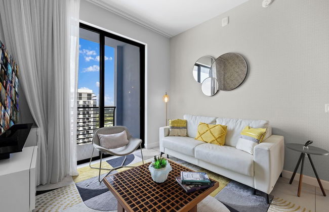 Spacious 2-Bedroom Condo at Doral Park - Foto 1