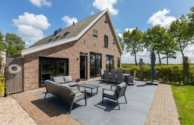 Family House With an Ideal Location, Private Terrace, Garden and Sauna - Foto 72
