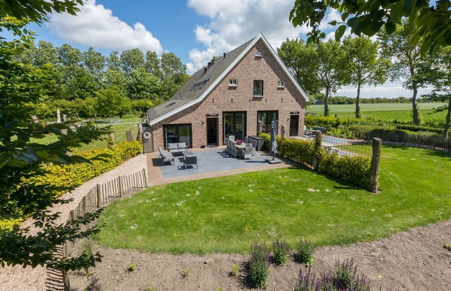 Family House Near Vrouwenpolder Beach - Foto 1