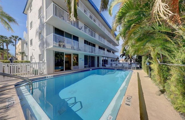 2 Bedroom Waterfront Pool Side! - Foto 57