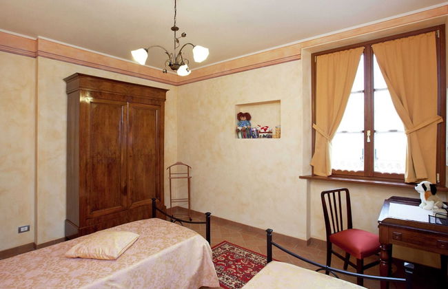 Tuscan Style Apartment with View of the Hills - Photo 4