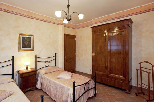 Photo 7 - Tuscan Style Apartment with View of the Hills