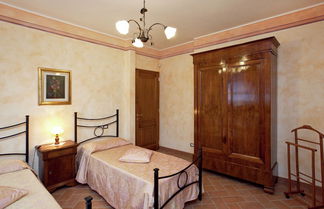 Photo 3 - Tuscan Style Apartment with View of the Hills