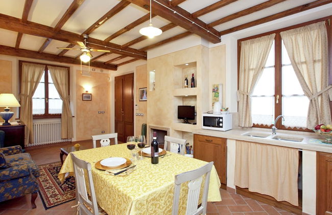 Tuscan Style Apartment with View of the Hills - Photo 9
