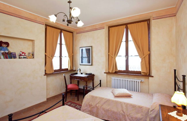 Tuscan Style Apartment with View of the Hills - Photo 2