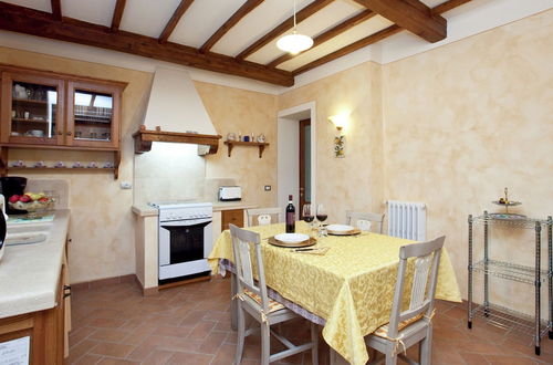 Photo 8 - Tuscan Style Apartment with View of the Hills