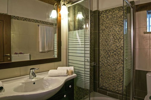Photo 24 - Luxurious Villa With Private Pool, Near a Couple of Restaurants & Sandy Beach