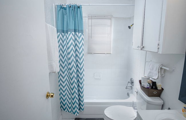 Lovely 2br/2ba Home Near Riverwalk - Photo 13