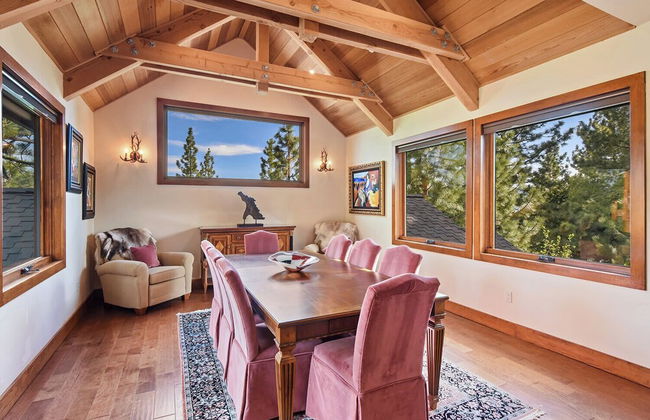 Luxury Mountain Chalet Deck w/ BBQ & Lake Views - Foto 30