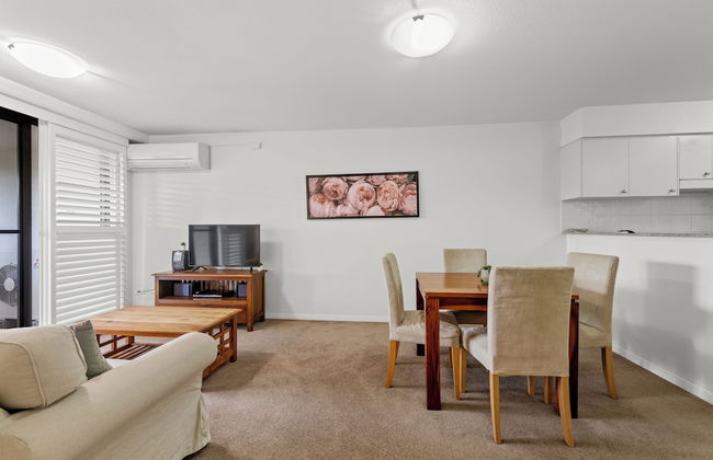 The Oasis Apartments - Photo 20