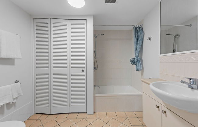 The Oasis Apartments - Photo 36