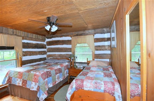 Foto 5 - Pondview Cabin - Log Cabin Retreat