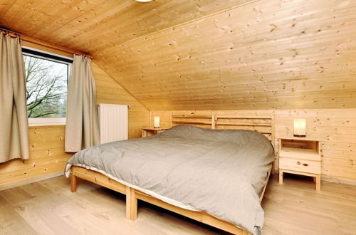 Foto 21 - Cozy & Luxurious Chalet with Sauna, Hot Tub, Large Garden, Covered Terrace