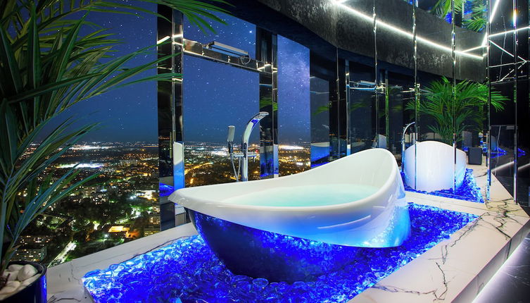 Photo 1 - Apartments in Sky Tower with Bathtub near the window