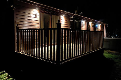 Photo 37 - Stunning 4-bedroom Cabin With Hot Tub in Beattock