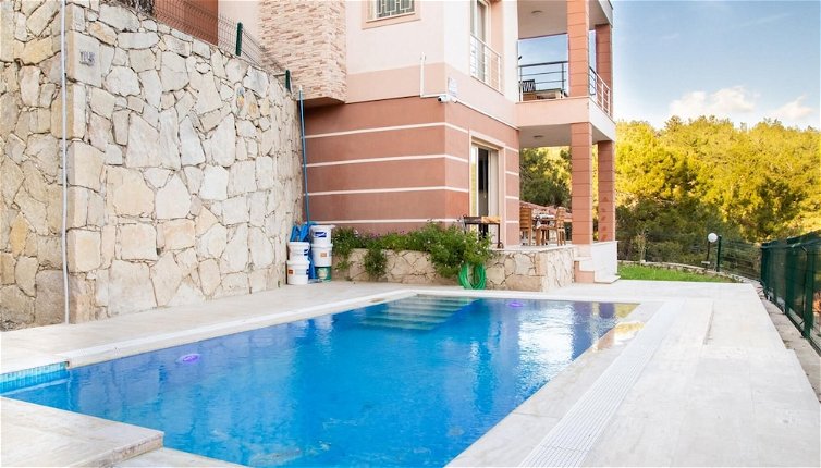 Foto 1 - Gorgeous Separate Villa With Pool in Kusadasi