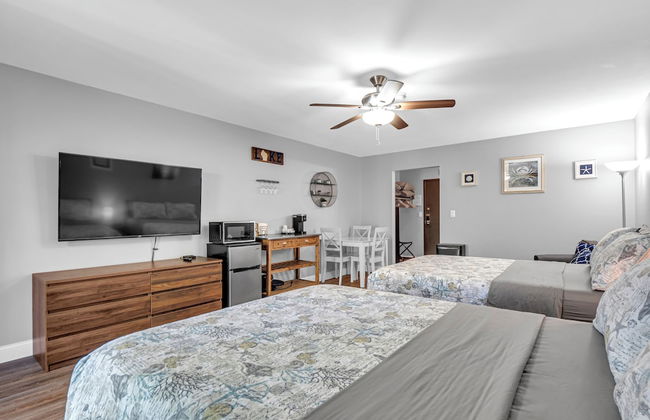 Victorian Inn Elkhart Lake Wisconsin - Photo 15