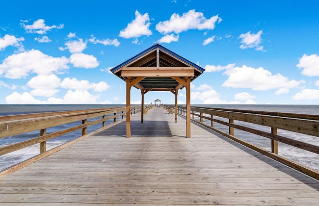 Fully Remodeled Condo with Atlantic Ocean View and Access to Private Fishing Pier by RedAwning - Foto 30