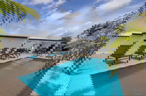 Foto 1 - NEW Modern 3 Bedroom 10 Minute Walk to the Beach