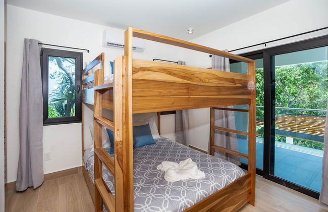 West Bay Breeze 3 Bedroom Home by RedAwning - Photo 2