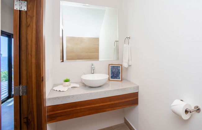 West Bay Breeze 3 Bedroom Home by RedAwning - Photo 15