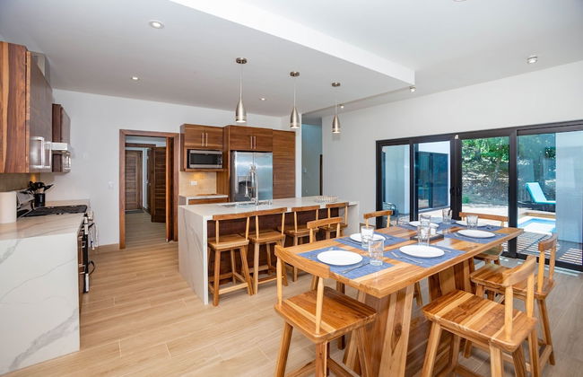 West Bay Breeze 3 Bedroom Home by RedAwning - Photo 8