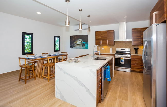 West Bay Breeze 3 Bedroom Home by RedAwning - Photo 7