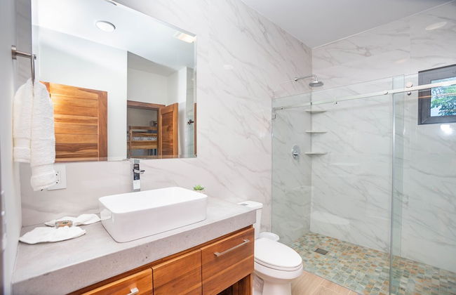 West Bay Breeze 3 Bedroom Home by RedAwning - Photo 16