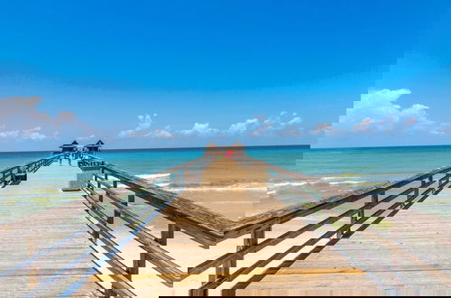 Foto 33 - Knickerbocker Estate: Elegant 9-BR Getaway in Naples. Enjoy Private Pool, Outdoor Dining, and Expansive Grounds, Experience Tranquility with Easy Access to Naples' Best