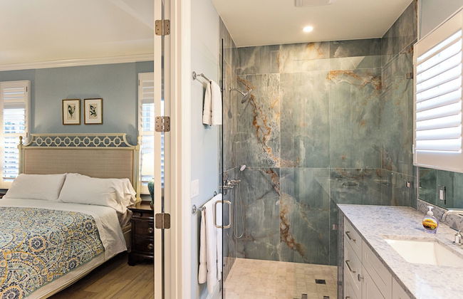 Tuscan Vacation Rental. Stylish 3-Bedroom Getaway Near Vanderbilt Beach Enjoy a Private Pool, Spacious Layout, and Modern Comforts Perfect for Families, Groups, and Pet-Friendly Stays - Photo 6