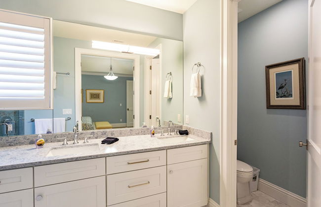 Tuscan Vacation Rental. Stylish 3-Bedroom Getaway Near Vanderbilt Beach Enjoy a Private Pool, Spacious Layout, and Modern Comforts Perfect for Families, Groups, and Pet-Friendly Stays - Photo 23