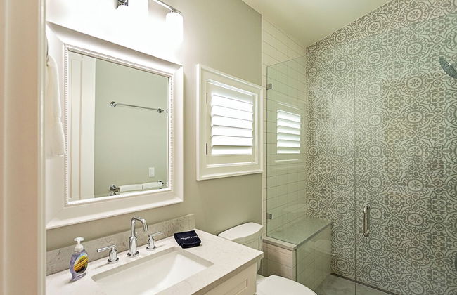 Tuscan Vacation Rental. Stylish 3-Bedroom Getaway Near Vanderbilt Beach Enjoy a Private Pool, Spacious Layout, and Modern Comforts Perfect for Families, Groups, and Pet-Friendly Stays - Photo 21