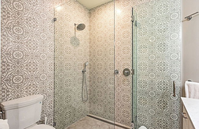 Tuscan Vacation Rental. Stylish 3-Bedroom Getaway Near Vanderbilt Beach Enjoy a Private Pool, Spacious Layout, and Modern Comforts Perfect for Families, Groups, and Pet-Friendly Stays - Photo 19
