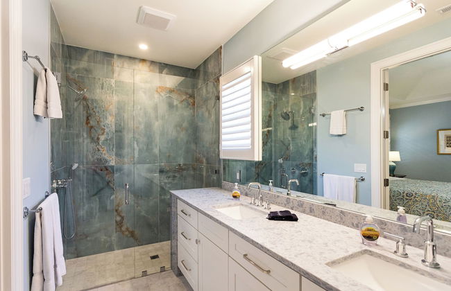 Tuscan Vacation Rental. Stylish 3-Bedroom Getaway Near Vanderbilt Beach Enjoy a Private Pool, Spacious Layout, and Modern Comforts Perfect for Families, Groups, and Pet-Friendly Stays - Photo 22