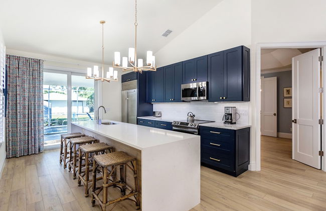 Tuscan Vacation Rental. Stylish 3-Bedroom Getaway Near Vanderbilt Beach Enjoy a Private Pool, Spacious Layout, and Modern Comforts Perfect for Families, Groups, and Pet-Friendly Stays - Photo 16
