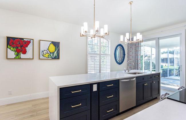 Tuscan Vacation Rental. Stylish 3-Bedroom Getaway Near Vanderbilt Beach Enjoy a Private Pool, Spacious Layout, and Modern Comforts Perfect for Families, Groups, and Pet-Friendly Stays - Photo 10