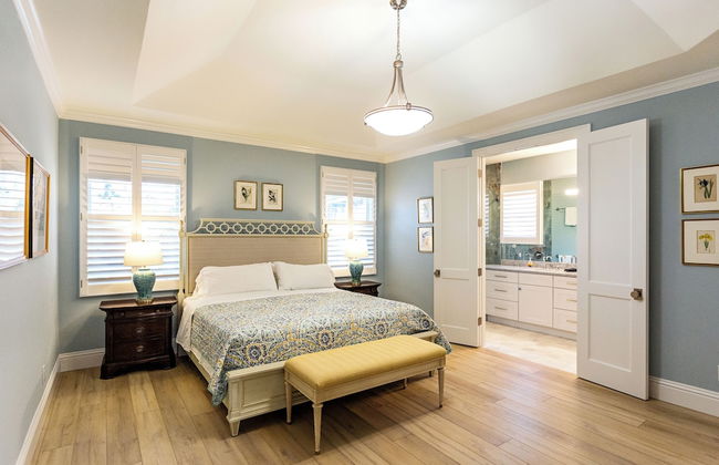 Tuscan Vacation Rental. Stylish 3-Bedroom Getaway Near Vanderbilt Beach Enjoy a Private Pool, Spacious Layout, and Modern Comforts Perfect for Families, Groups, and Pet-Friendly Stays - Photo 9