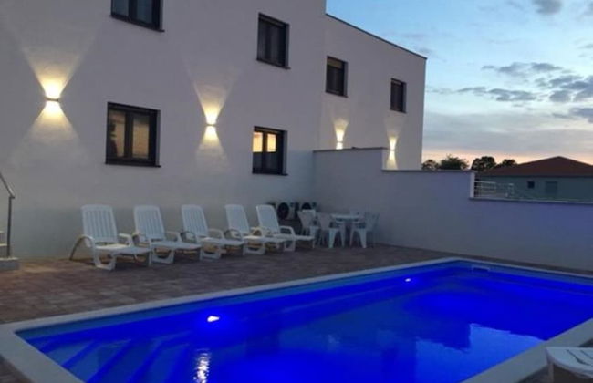 Noel - With Private Pool - A2-prvi kat - Foto 29
