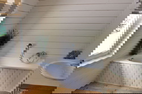 Foto 17 - Spacious Holiday Home in Rendeux With Sauna