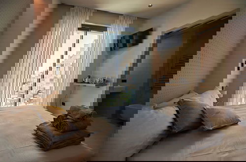 Photo 21 - White Coast