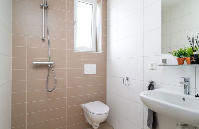 Modern Chalet With Dishwasher, in Friesland - Foto 12