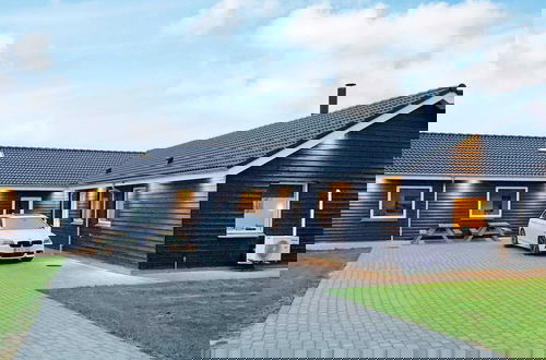 Foto 1 - 14 Person Holiday Home in Ringkobing