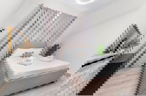 Foto 3 - Waves - Stylish 1BR in JVC with Balcony & Pool